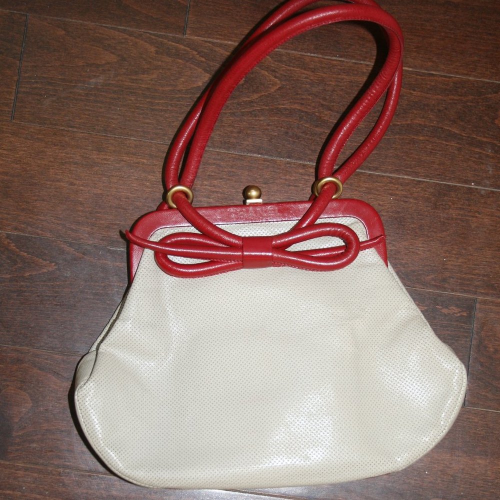Chanel Vintage Perforated Bow Detail Handbag